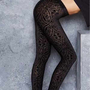 Blackmilk burned velvet leggings size Medium